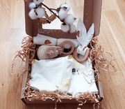 Wartościowy zestaw prezentowy dla niemowlaka, baby box