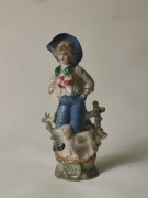 Porcelanowa figurka dziewczyna kobieta z psem pasterz PRL