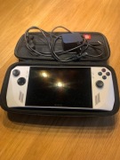 Konsola ASUS ROG Ally RC71L-NH001W AMD Ryzen Z1 Extreme 7” FHD + ETUI