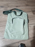 zielony pokrowiec- torba na laptopa 15 cali od Flying Tiger Copenhagen
