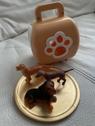 Zestaw figurek piesków z transporterem