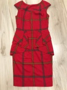 Czerwona sukienka w kratę z baskink