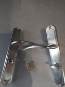 Klamka z szyldem do łazienki 