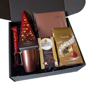 Elegancki Zestaw Prezentowy Brązowy Kubek Herbata Słodkości Kalendarz 2026