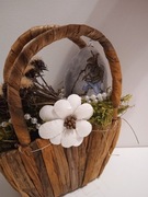 Zając Podróżnik - stroik wielkanocny w koszyku