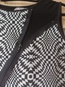 Damska bluzka z dekoracyjnym zameczkiem 