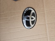 Emblemat przód Toyota Yaris IV GR Czarny 