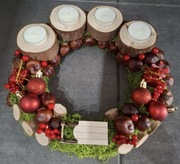 Wieniec adwentowy stroik świąteczny mech bombki kasztany drewno wosk