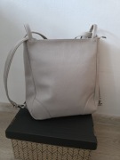 Beżowy torebko-plecak ze skóry naturalnej