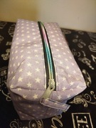 Kosmetyczka materiałowa ręcznie szyta duża fioletowa gwiazdki