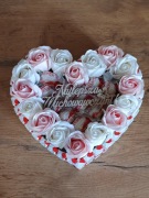 Box jadalny z różami mydlanymi, Raffaello Kinder  prezent Walentynki 