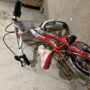 rowerek dziecinny z kółkami do nauki jazdy