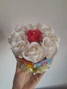 Box z herbatkami i różami mydlanymi