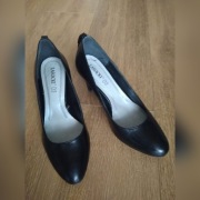 Nowe skórzane czółenka Lasocki 37