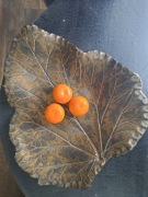 Talerz dekoracyjny liść złoty