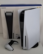 Konsola Sony PlayStation 5 z napędem. CFI-1216A. SSD 825GB. Super stan.