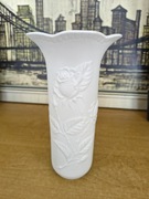 Wazon porcelanowy KAISER Germany – biały, relief róży