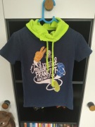 T-shirt z kołnierzem rozmiar 104cm chłopiec