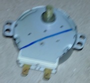 Whirlpool MWD 122 SL;  silnik synchroniczny 