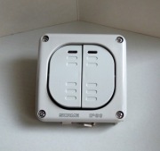 Wyłącznik podwójny bez puszki 20AX IP-66 Scame Protecta - model 137.3022