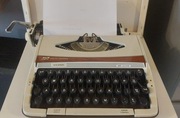 Stara walizkowa maszyna do pisania SMITH-CORONA
