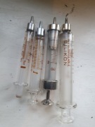 Stare strzykawki metalowe szklane szpitalne vintage