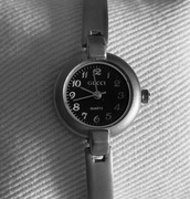 Zegarek damski Gucci Vintage srebrny