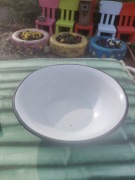 Miska stara z czasów PRL z sygnaturą metalowa