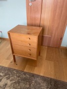 Szafka komoda  szuflady z dawnych lat 