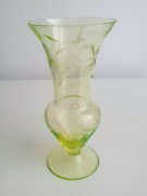 Kryształowy wazon uranowy Art Deco szkło uranowe