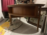 Duńskie biurko zaokrąglone z szufladami 