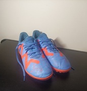 PUMA buty piłkarskie Future Play TT, niebiesko pomarańczowy r 37 EU