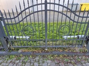 Brama dwuskrzydłowa z furtką i segmentem ogrodzeniowym WIŚNIOWSKI