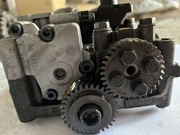 03L 103 537 Nowa pompa oleju wraz z wałkami wyrównoważającymi