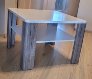 Stolik kawowy biały skandynawski nogi w kolorze drewna  67x67 cm