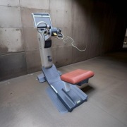 Rower na ręce siedzący z lcd - Technogym (2 sztuki)  - również inne..