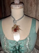 Wisior ze starych posrebrzanych sztućców .