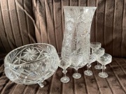 Kryształy: wazon, misa, kieliszki PRL