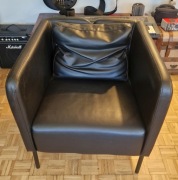 Fotel IKEA CARB P2 skóropodobny, czarny - stan idealny