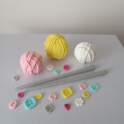 Włóczki na tort szycie szydełkowanie guziki dla krawcowej 