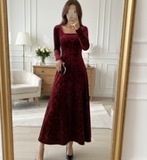 Sukienka burgundowa wieczorowa długa elegancka aksamitna w kwiaty stylowa