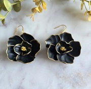 Duże czarno-złote kwiatowe kolczyki z gliny polimerowej
