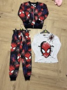 Dres trzyczęściowy 9/10 lat