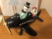 halloweenowa weselna statuetka szkielet na locie