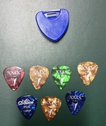 Zestaw 6 Piórek Kostek do Gitary + Etui Gratis