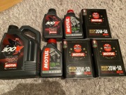 Oleje Motul różne