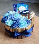 Torcik box prezentowy flowerbox że słodyczami merci dla mamy babci dla niej