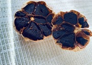 Czarny czosnek główka