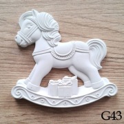 Konik na biegunach z prezentami figurka do malowania dla dzieci 3D z gipsu