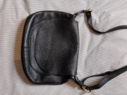 Torebka listonoszka damska czarna skóra naturalna 